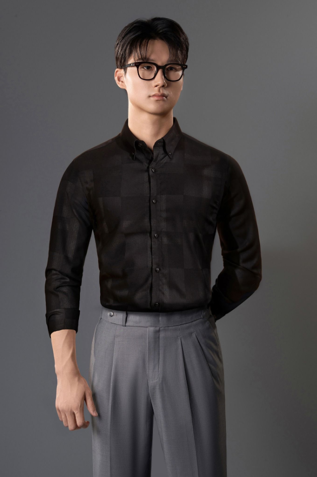 Áo Sơ Mi Dài Tay Màu Đen Kẻ Vuông Adam Store - SMC141